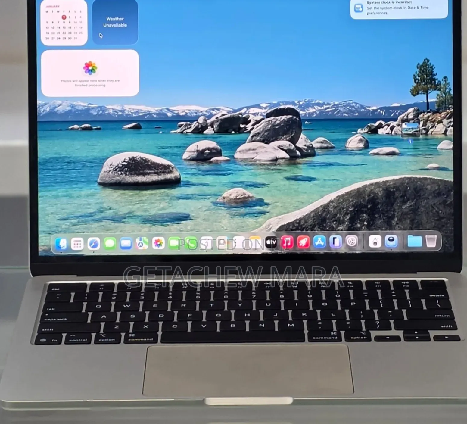 New Laptop Apple MacBook Air 2025 M4 15-inch 16GB Intel SSD 256GB