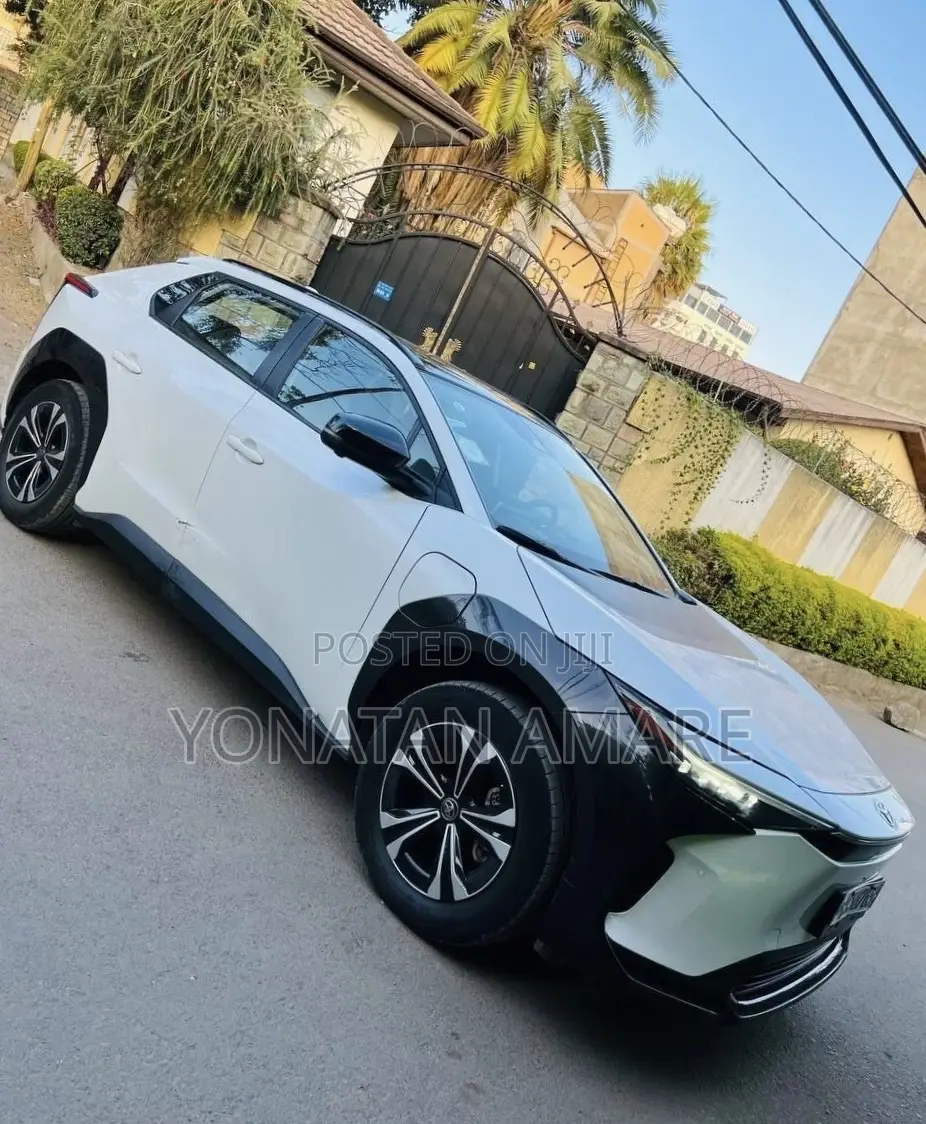 Toyota bZ4X 2023 White