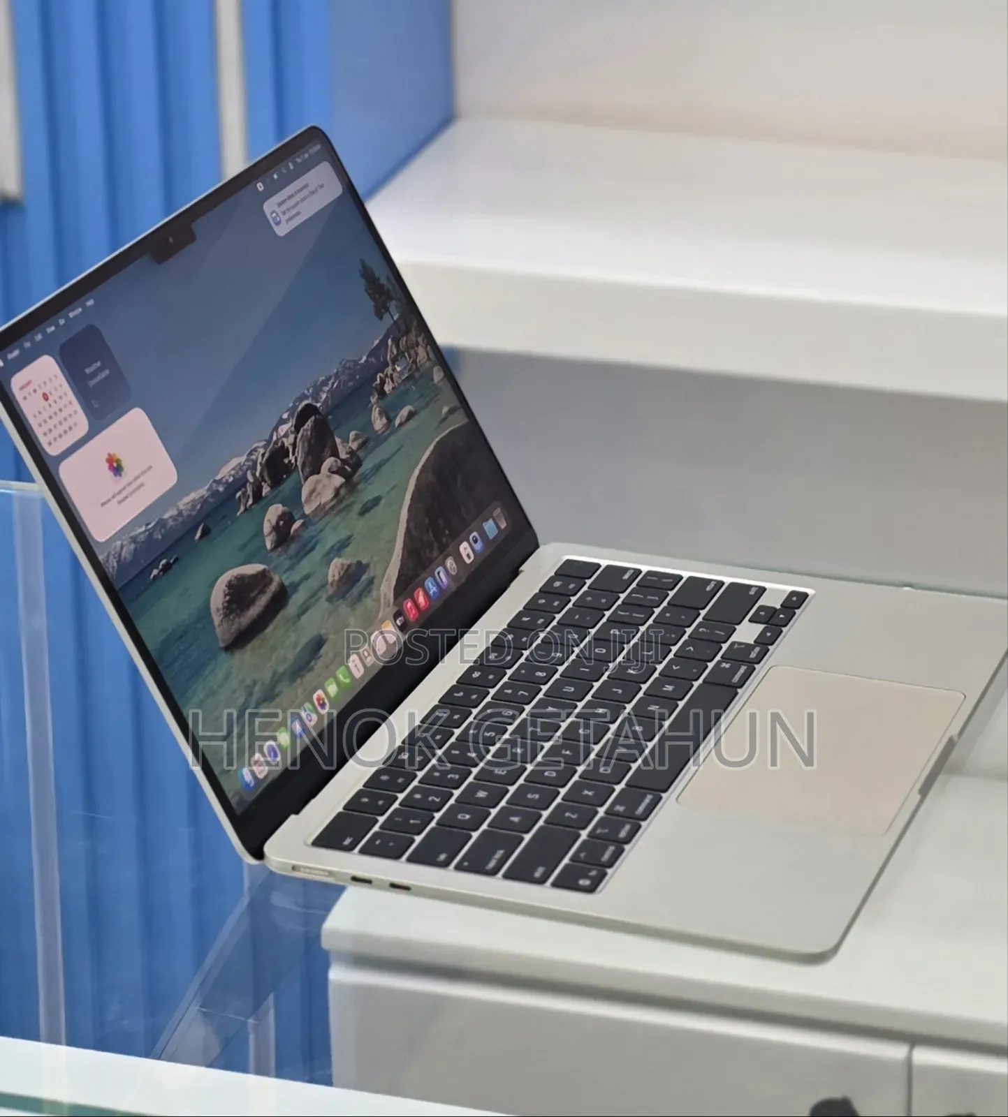 New Laptop Apple MacBook Air 2025 M4 13-inch 16GB Apple M4 SSD 256GB