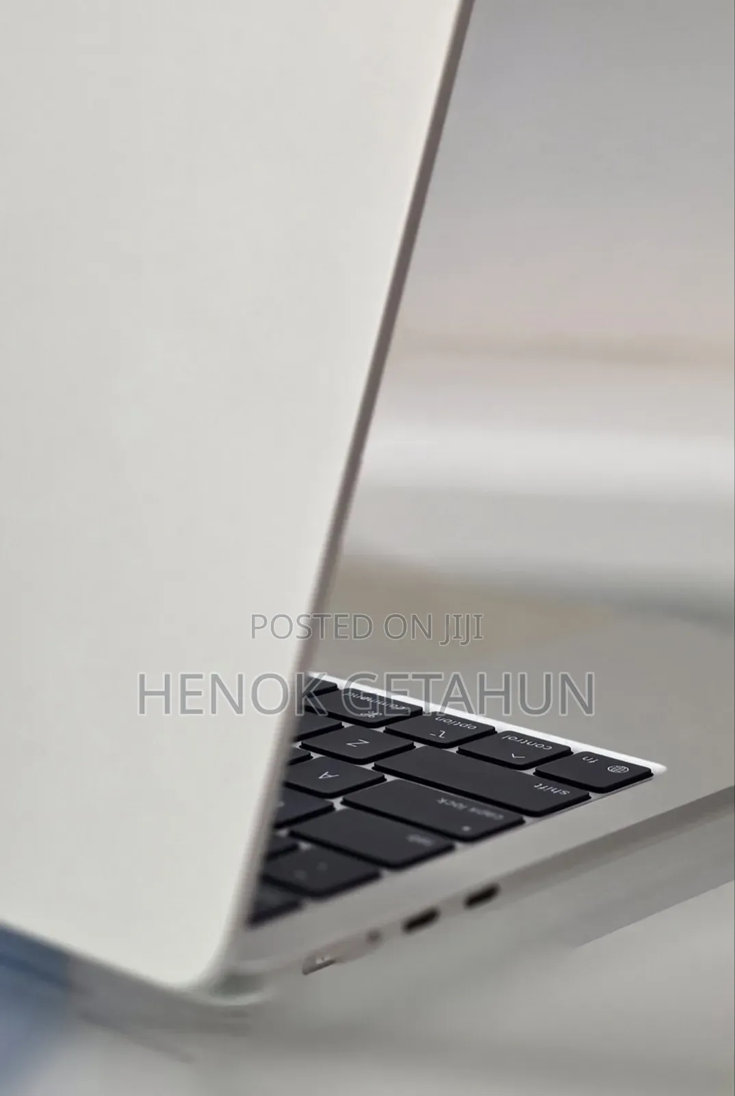 New Laptop Apple MacBook Air 2025 M4 13-inch 16GB Apple M4 SSD 256GB
