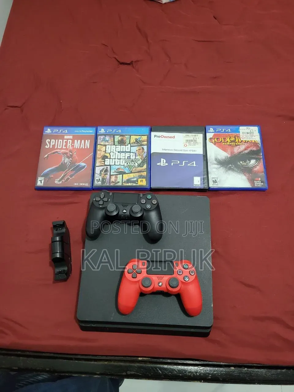Ps4 Slim With 2 Controller