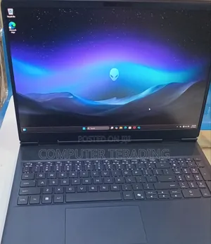 New Laptop Alienware X16 32GB Intel Core Ultra 9 SSD 1T