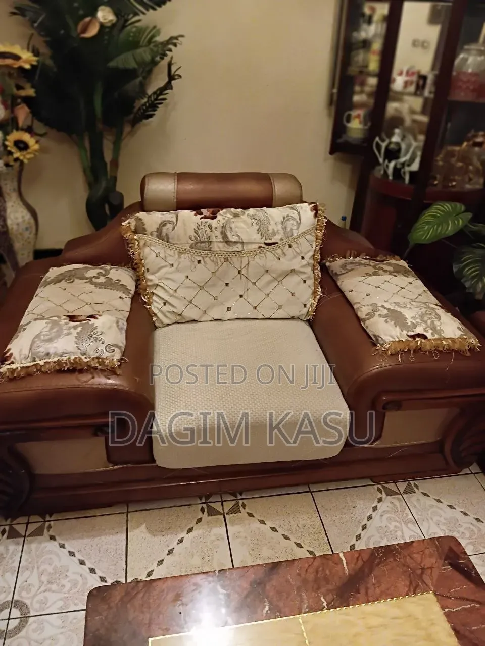 Slightly Used Luxury Sofa, 7 Seat With Middle Table