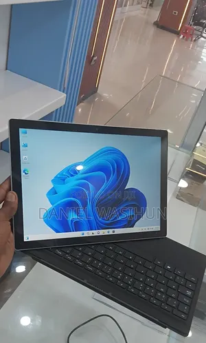 New Laptop Microsoft Surface Pro 7 8GB Intel Core i5 SSD 256GB