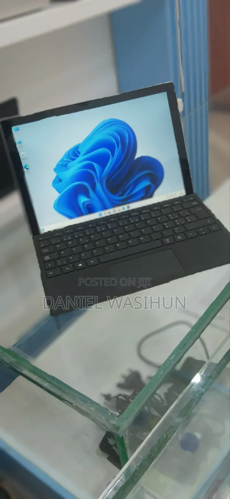 New Laptop Microsoft Surface Pro 7 8GB Intel Core i5 SSD 256GB