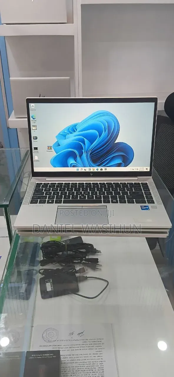 New Laptop HP EliteBook 840 G8 16GB Intel Core i5 SSD 512GB