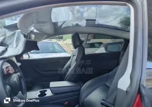 Tesla Model Y 2022 Red