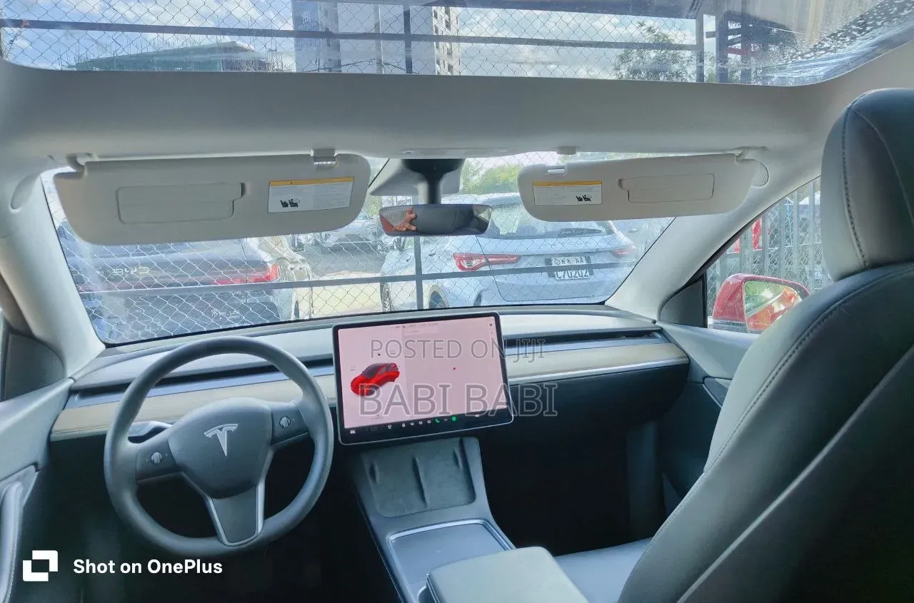Tesla Model Y 2022 Red