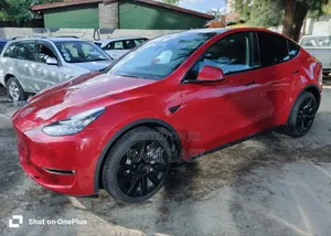 Tesla Model Y 2022 Red