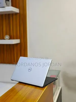 New Laptop Dell XPS 15 16GB Intel Core i9 SSD 512GB