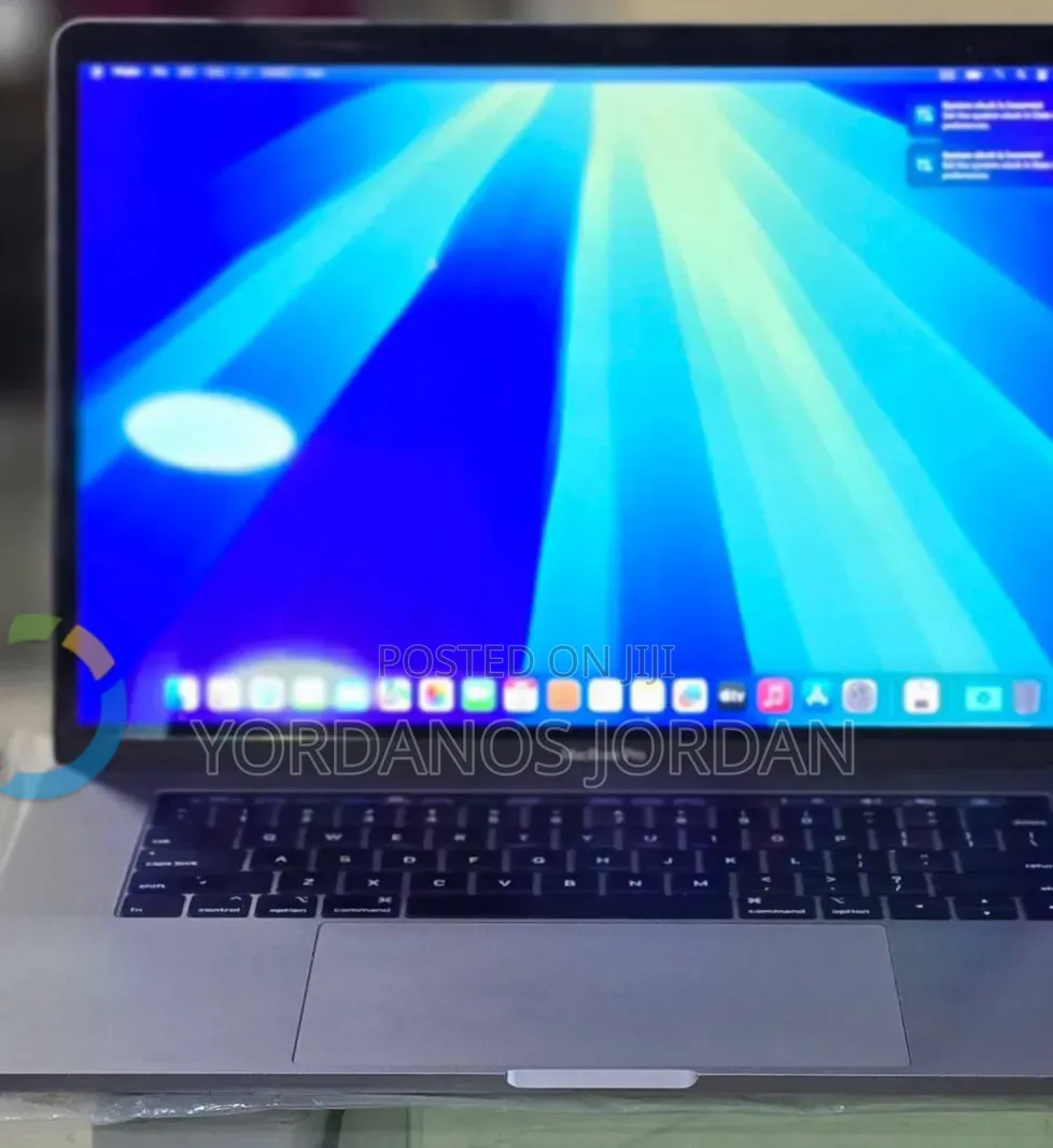 New Laptop Apple MacBook Pro 2018 16GB Intel Core i7 SSD 512GB