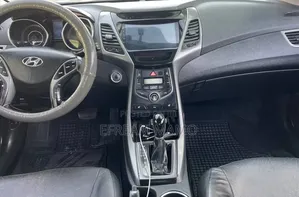 Hyundai Avante 2015 Silver