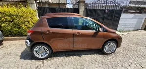 Toyota Yaris 2011 Brown