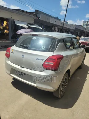 Suzuki Swift 2022 Silver