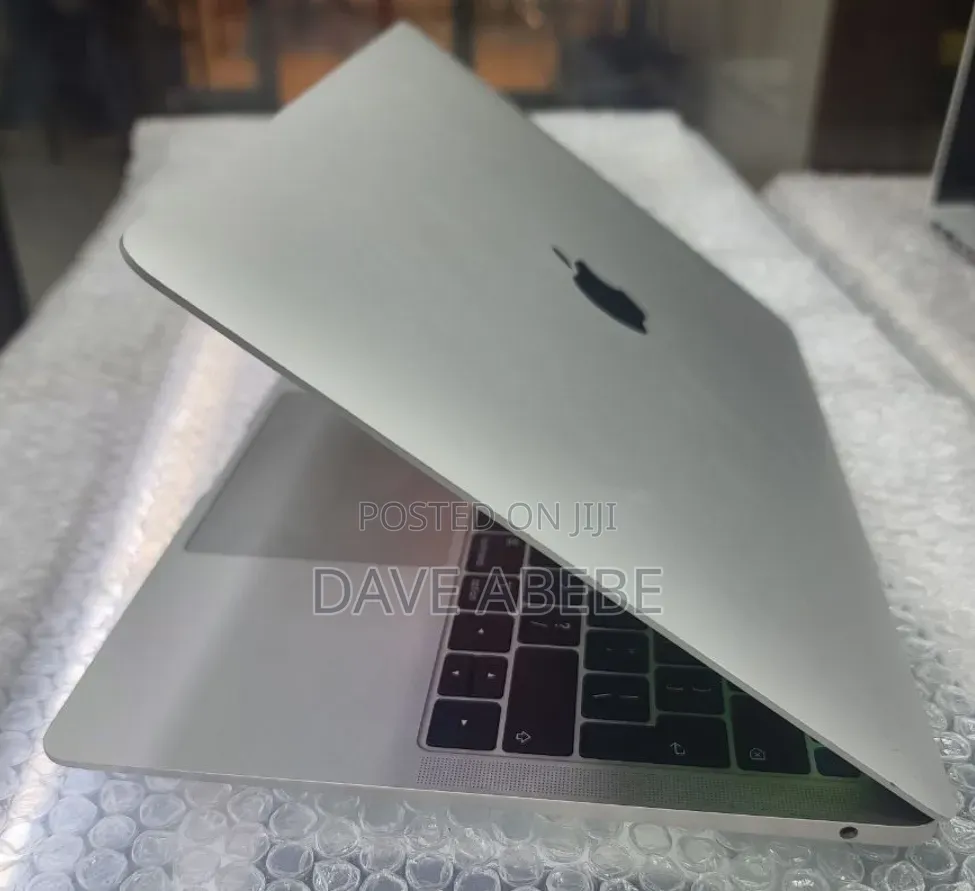 New Laptop Apple MacBook Air 2018 8GB Intel Core i5 SSD 128GB
