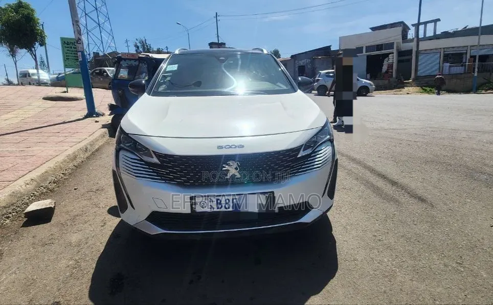 Peugeot 5008 2022 White