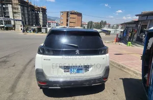 Peugeot 5008 2022 White