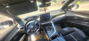 Peugeot 5008 2022 White