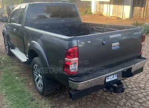 Toyota Hilux 2014 Gray