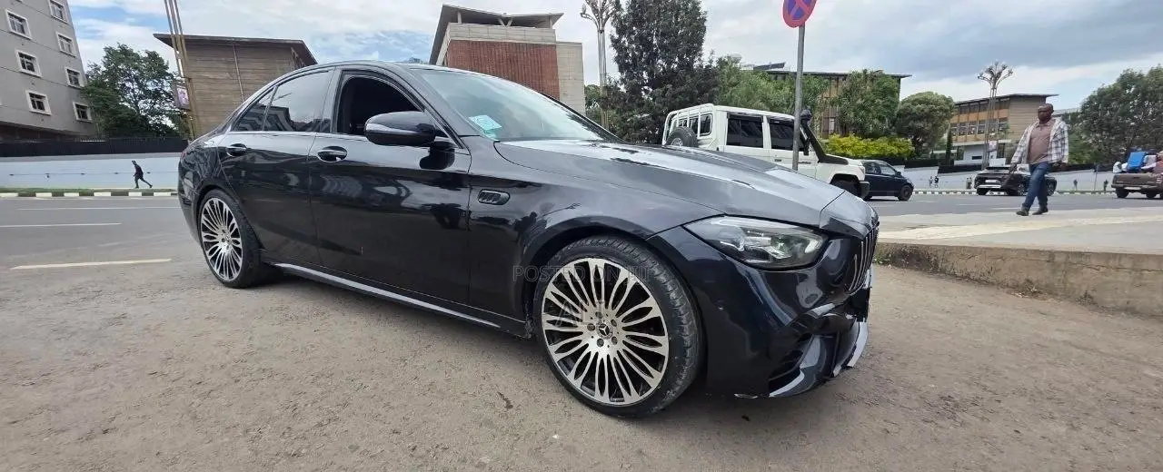 Mercedes-Benz C220 2017 Black