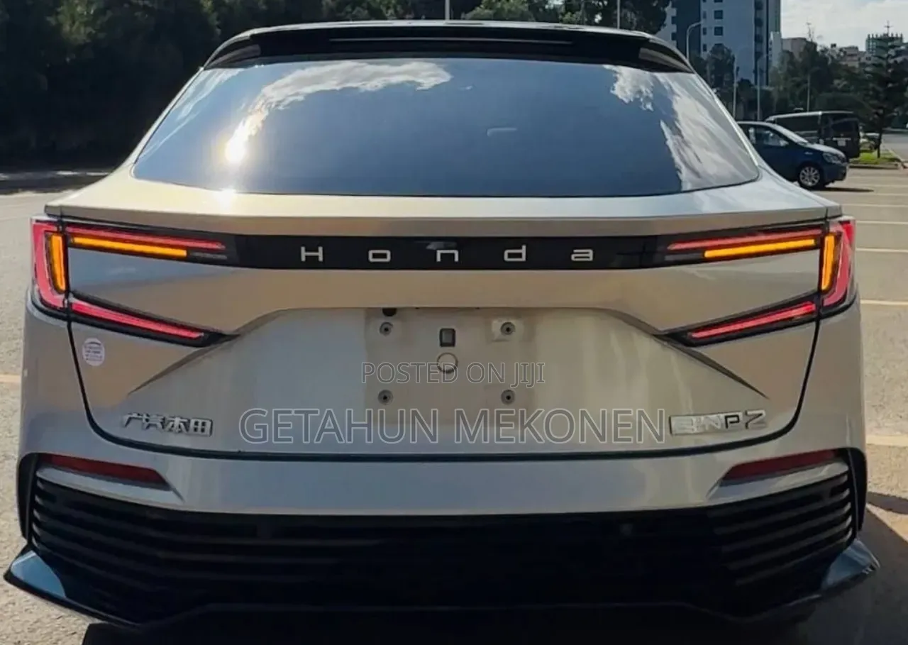 Honda e:NS2 68.8 kWh FWD 2025 Silver