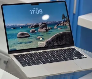 New Laptop Apple MacBook Air 2025 M4 13-inch 16GB Apple M4 SSD 256GB