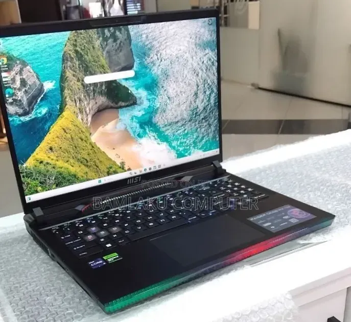 New Laptop MSI Raider GE68HX 13VI-202US 32GB Intel Core i9 SSD 1T