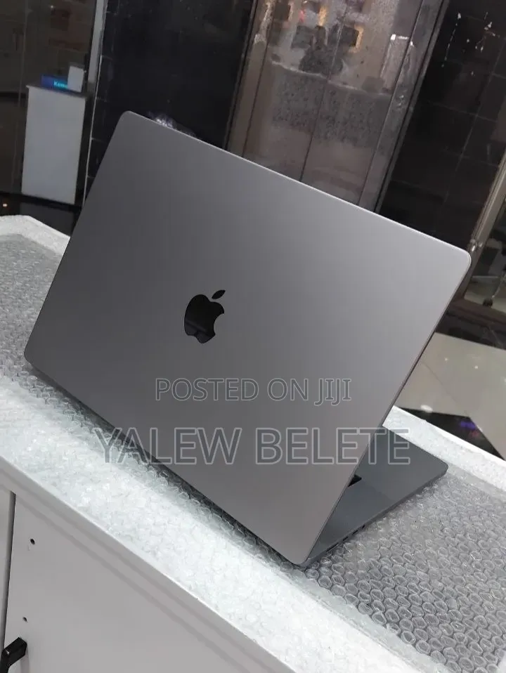 New Laptop Apple MacBook Pro M1 32GB Apple M1 SSD 1T