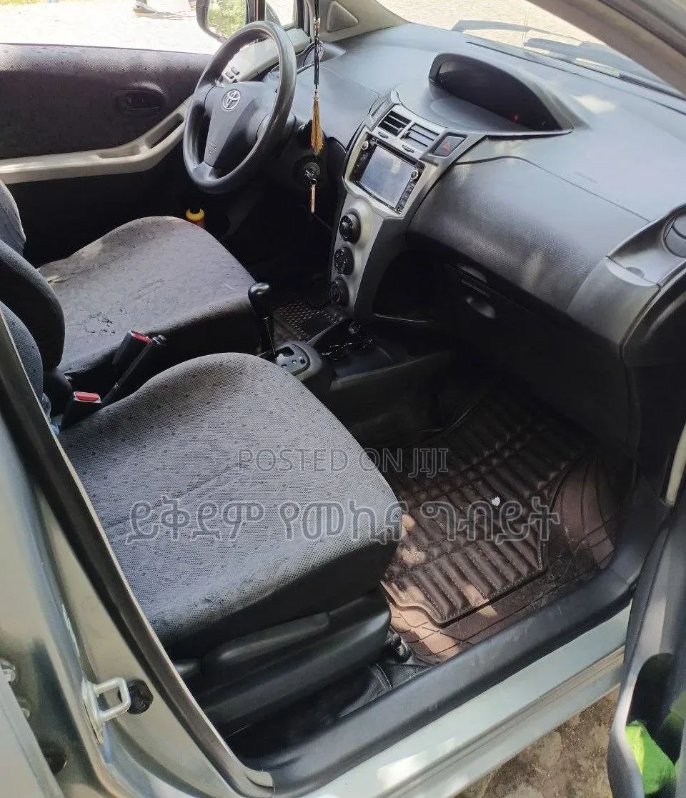 Toyota Yaris 2006 Silver