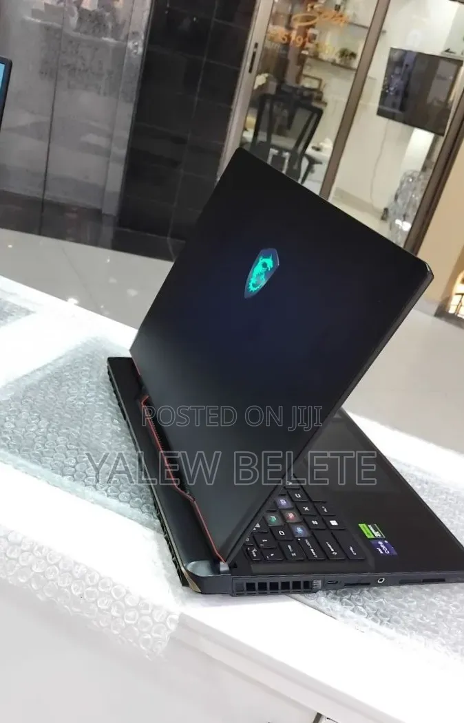 New Laptop MSI Raider GE68HX 13VI-202US 32GB Intel Core i9 SSD 1T