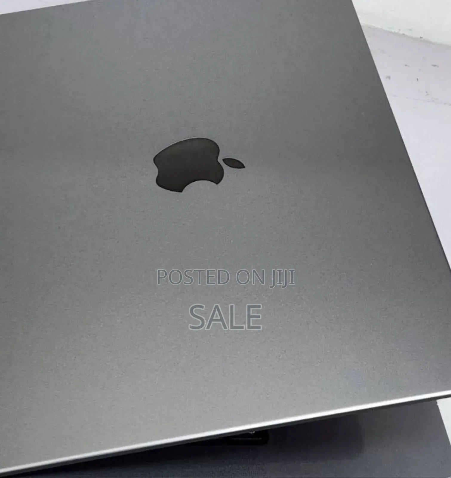 New Laptop Apple MacBook Pro 2019 16GB Intel Core i9 SSD 512GB