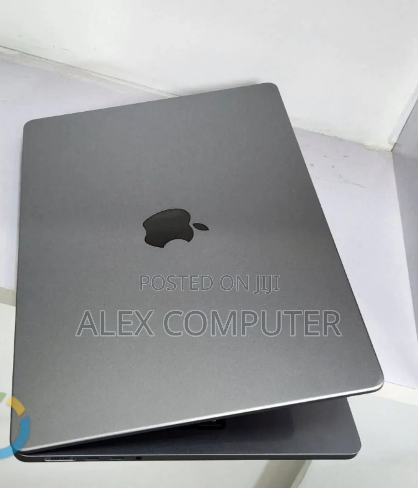 New Laptop Apple MacBook Pro 2019 16GB Intel Core i9 SSD 512GB