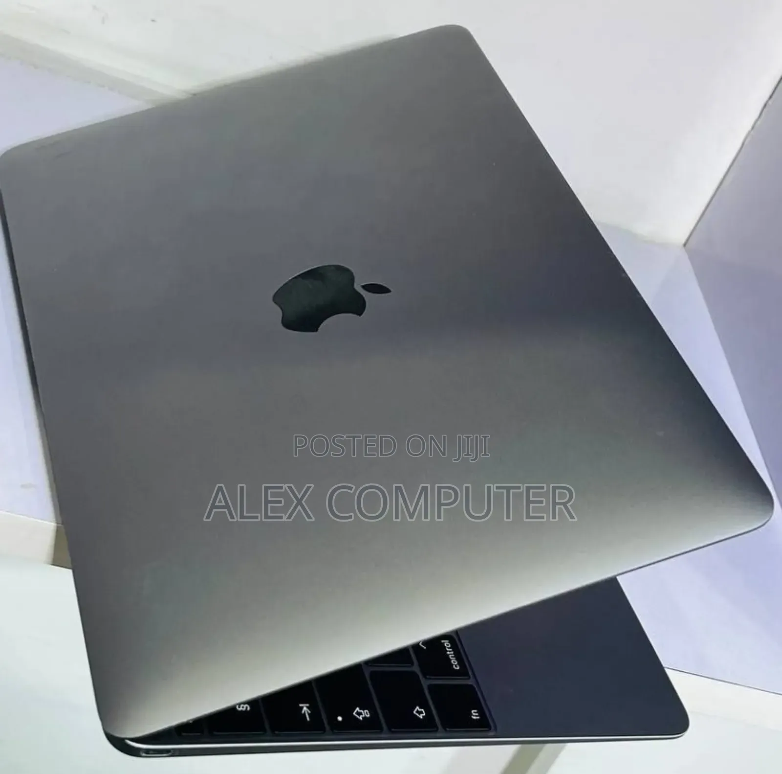 New Laptop Apple MacBook Pro 2019 16GB Intel Core i9 SSD 512GB