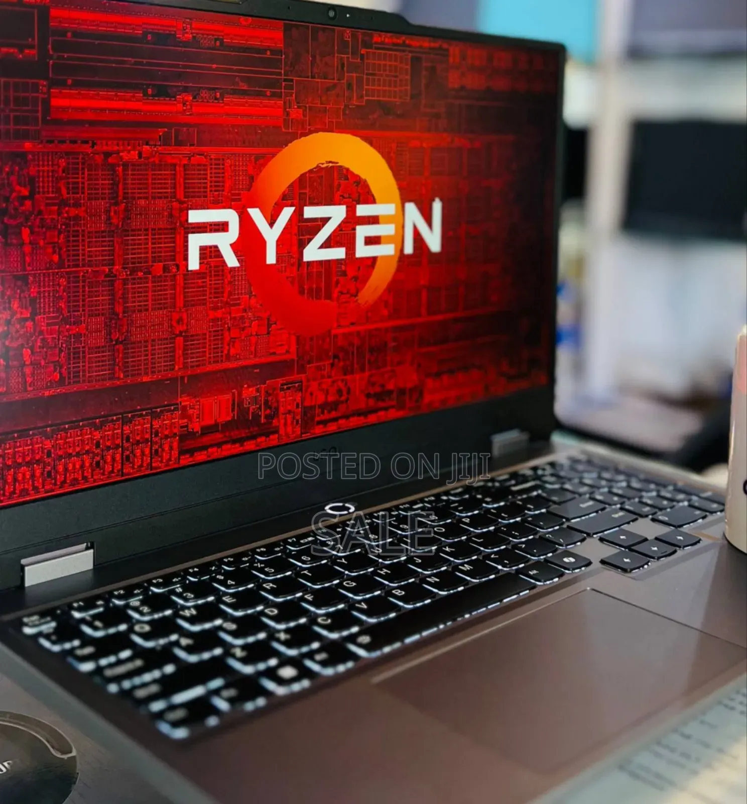 New Laptop Lenovo LOQ 15AHP10 16GB AMD Ryzen 5 SSD 512GB