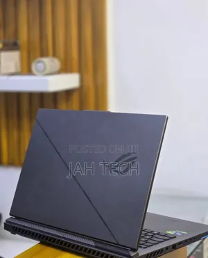 New Laptop Asus ROG Strix G17 32GB Intel Core i9 SSD 2T
