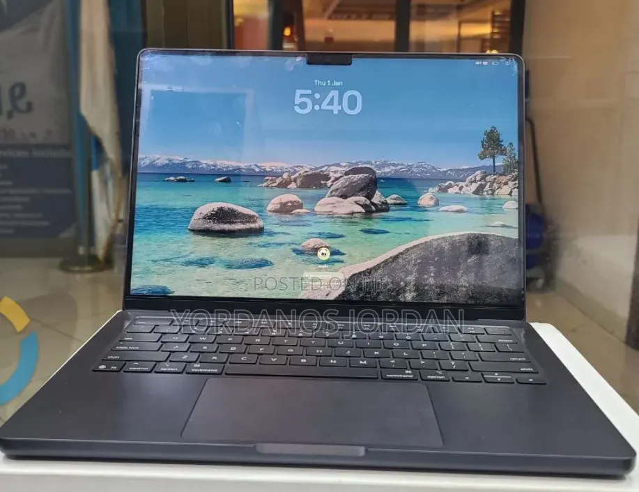 New Laptop Apple MacBook Pro 2025 M5 14-inch 16GB Apple M5 SSD 512GB