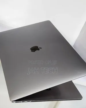 New Laptop Apple MacBook Pro 2019 16GB Intel Core i9 SSD 512GB
