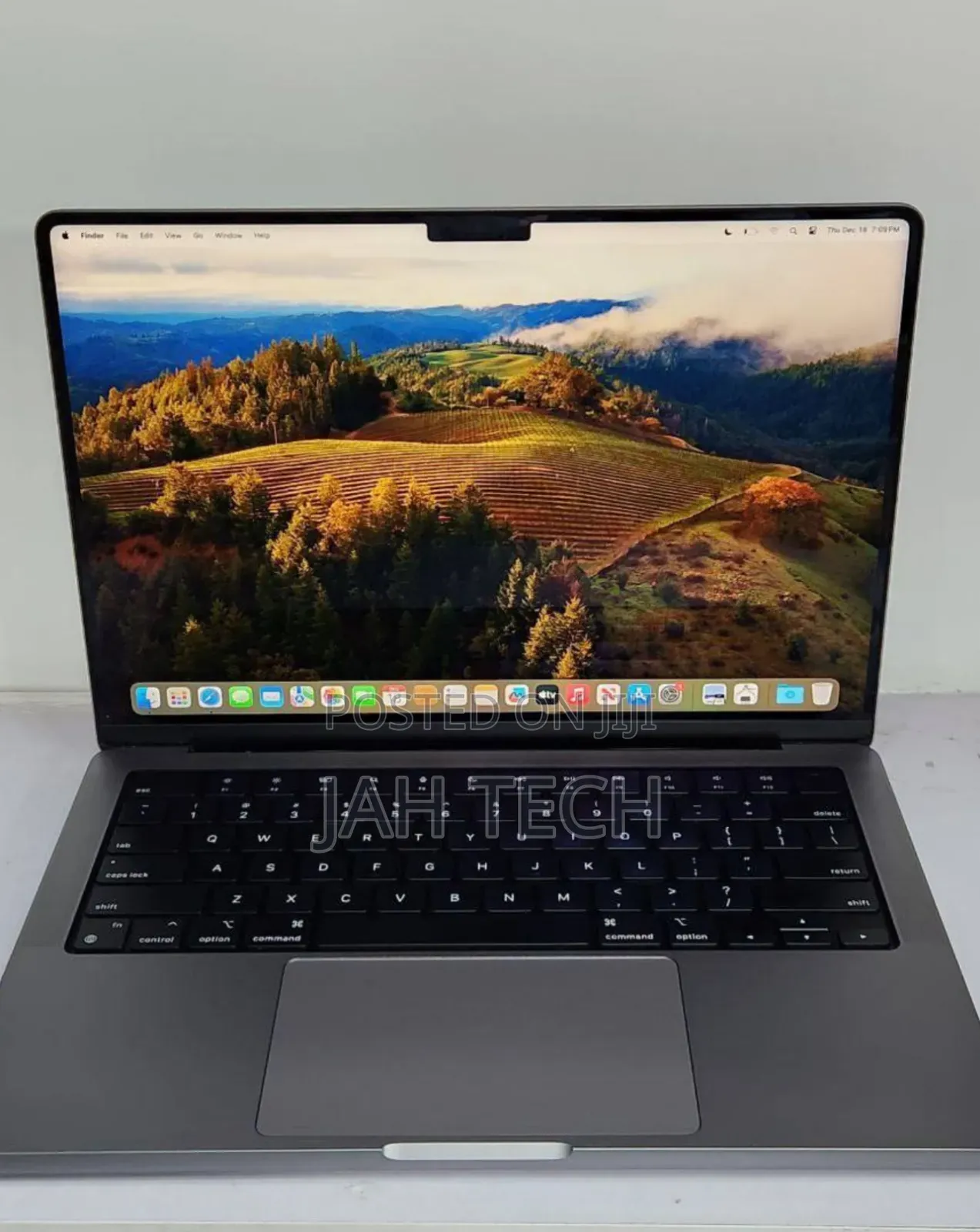 New Laptop Apple MacBook Pro 2019 16GB Intel Core i9 SSD 512GB