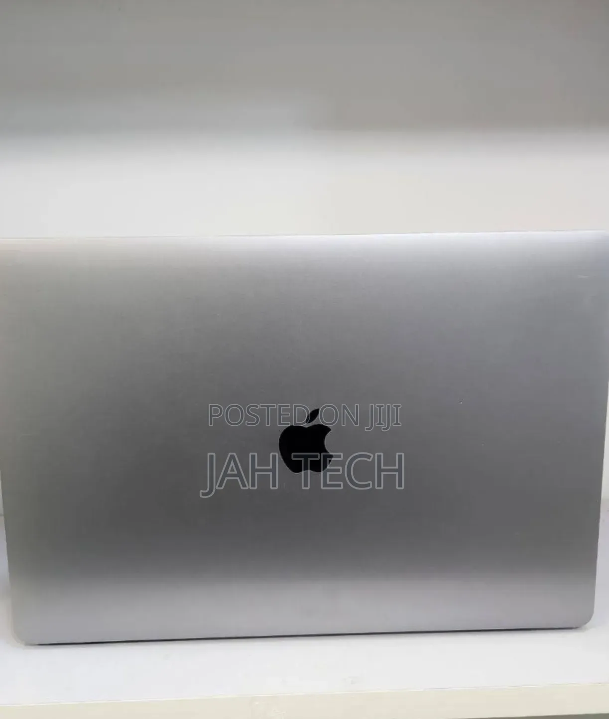 New Laptop Apple MacBook Pro 2019 16GB Intel Core i9 SSD 512GB
