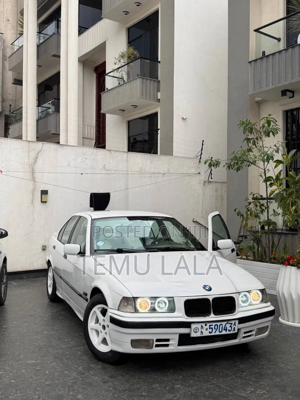 BMW 2002 1995 White
