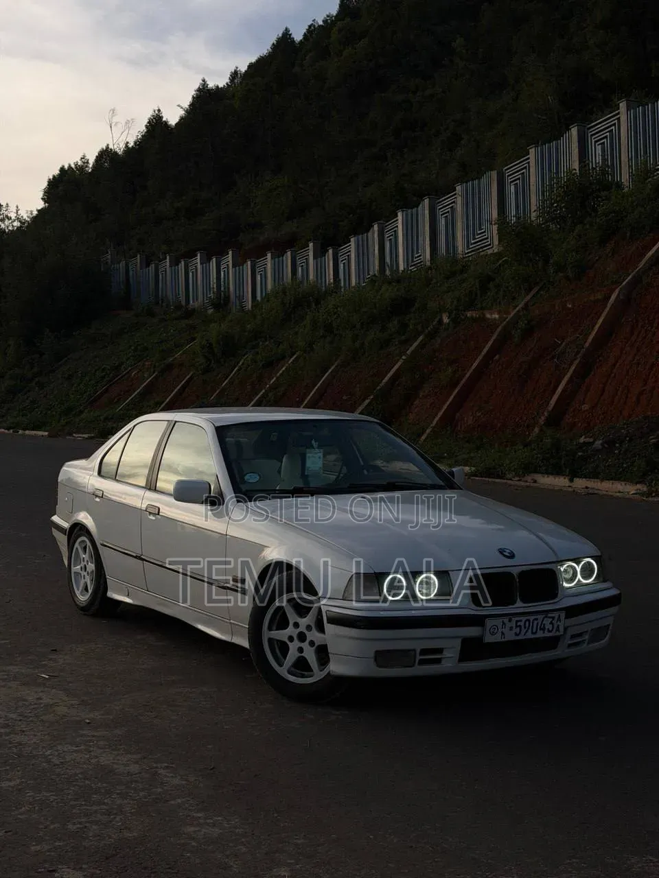 BMW 2002 1995 White