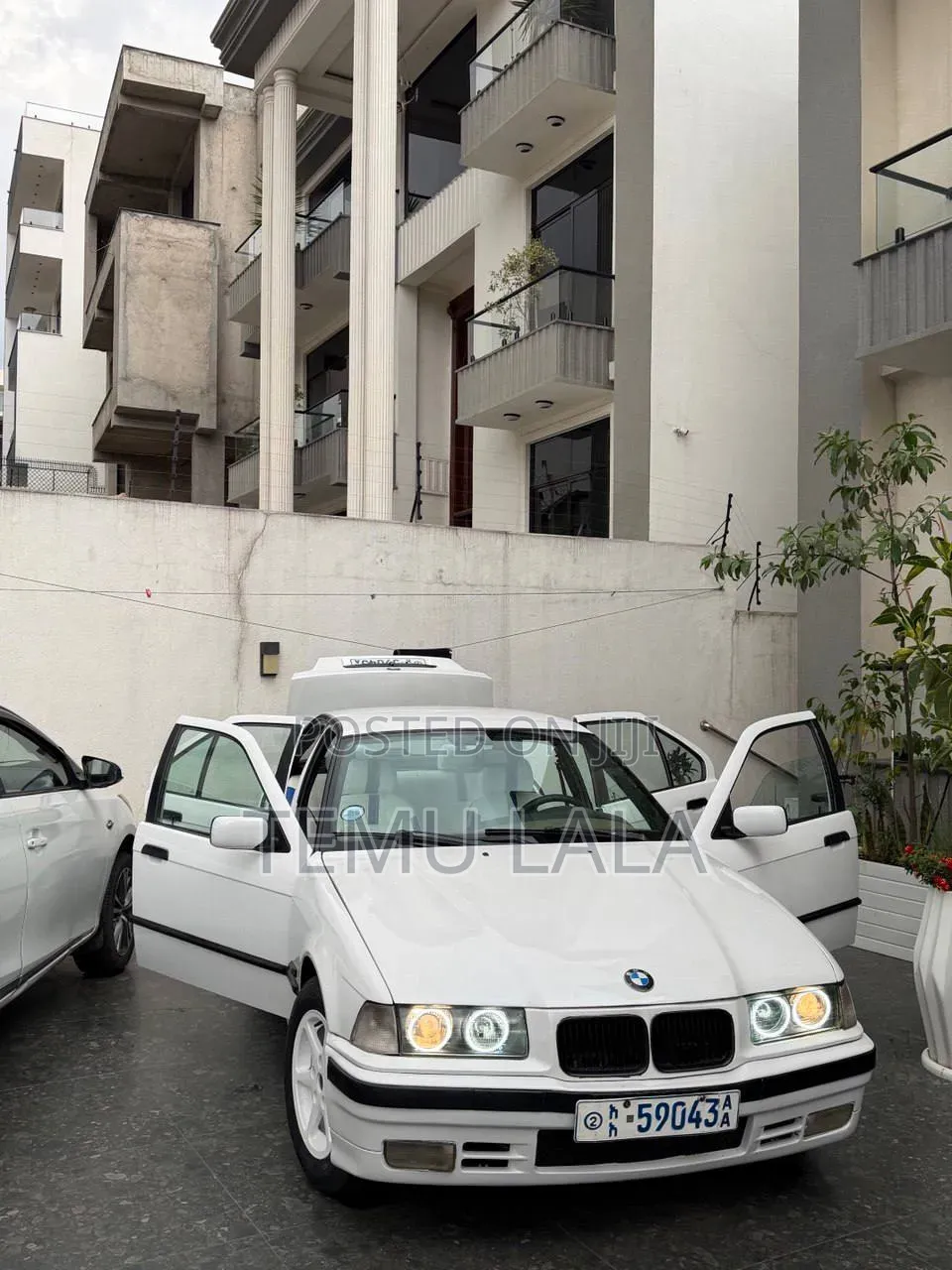 BMW 2002 1995 White