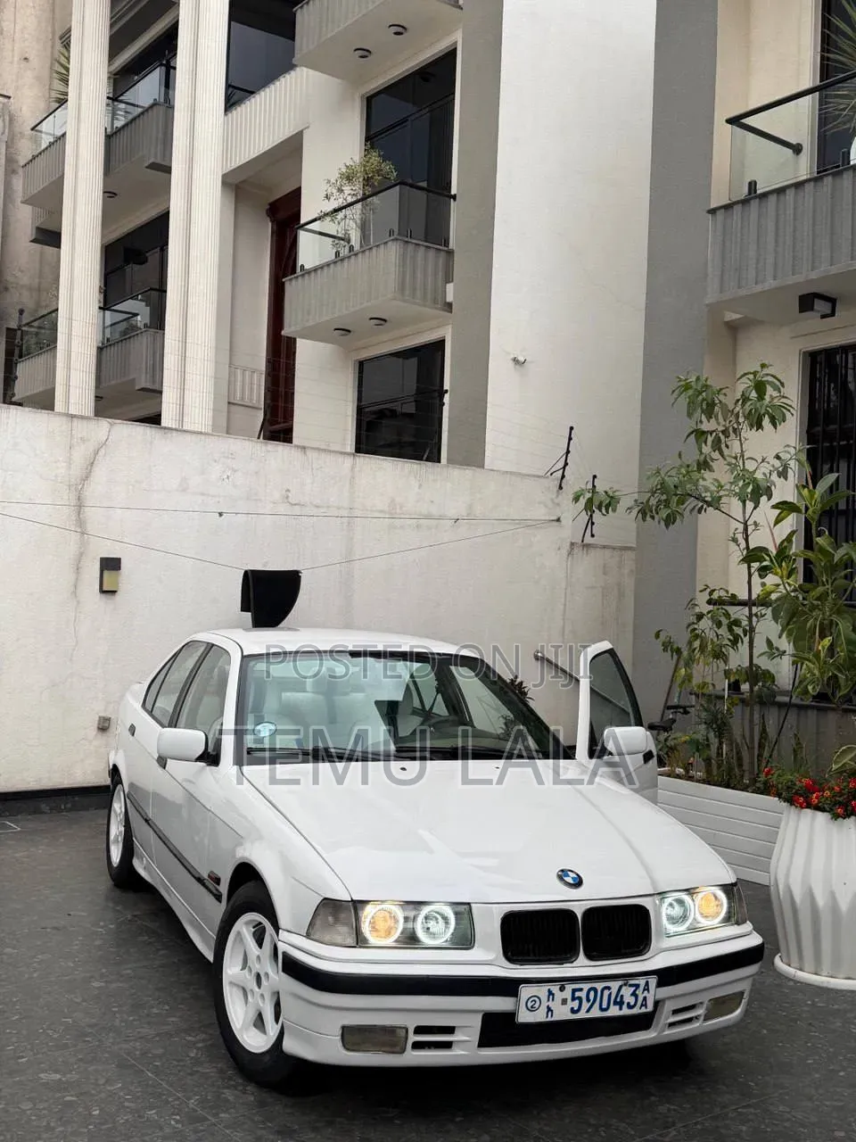BMW 2002 1995 White
