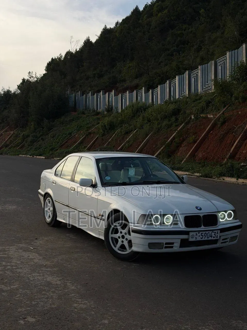 BMW 2002 1995 White