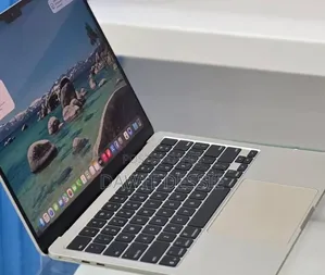 New Laptop Apple MacBook Air 2025 M4 13-inch 16GB Apple M4 SSD 256GB