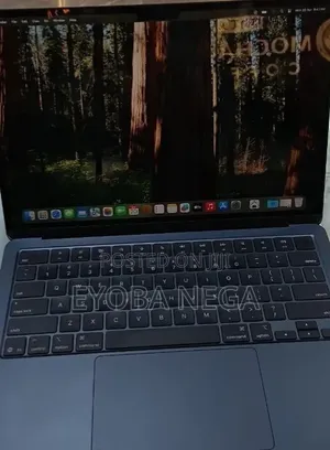 New Laptop Apple MacBook Air 2025 M4 13-inch 16GB Apple M4 SSD 256GB