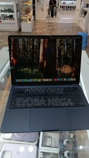 New Laptop Apple MacBook Air 2025 M4 13-inch 16GB Apple M4 SSD 256GB