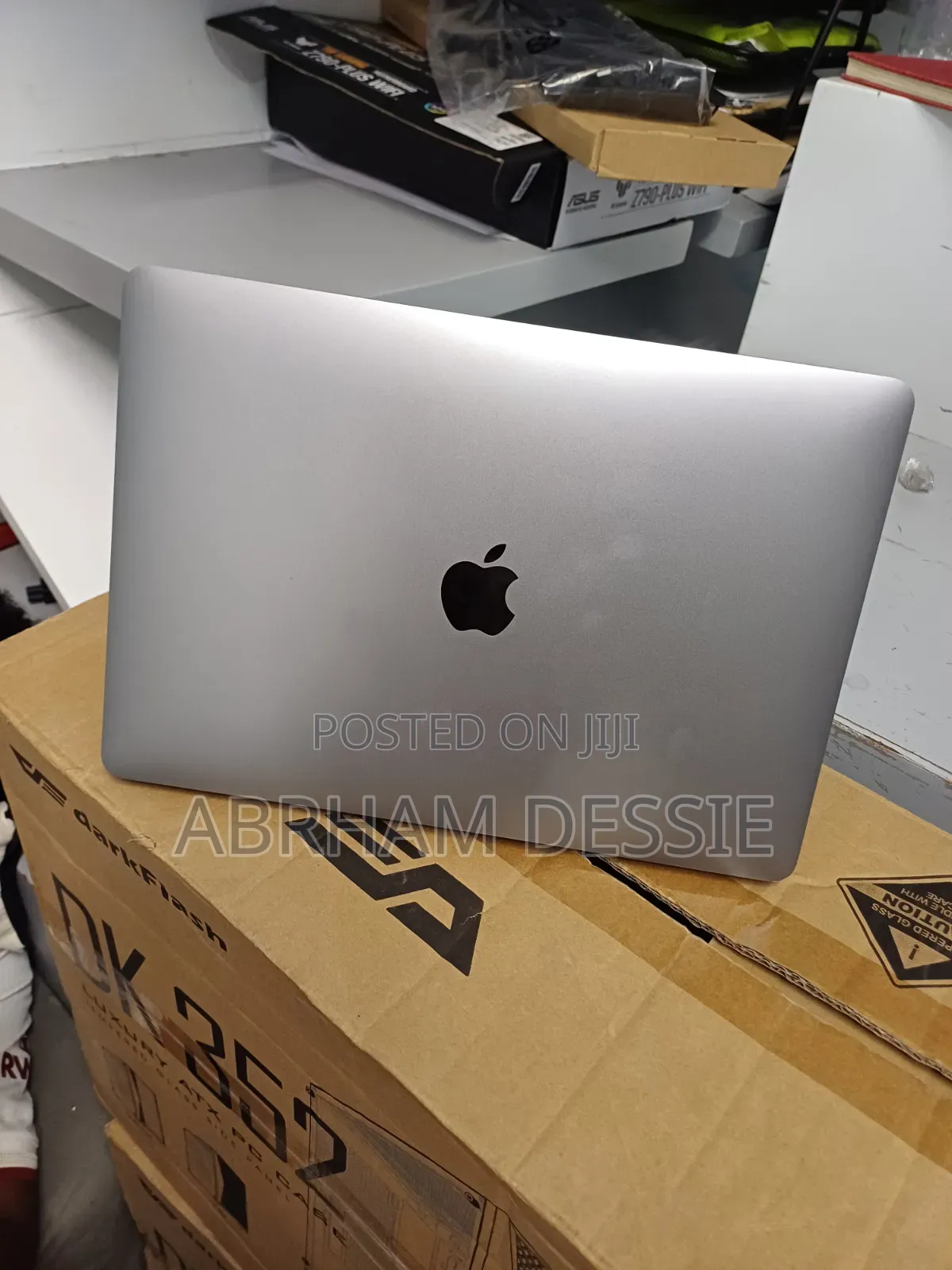 New Laptop Apple MacBook Air 2020 M1 16GB Apple M1 SSD 512GB
