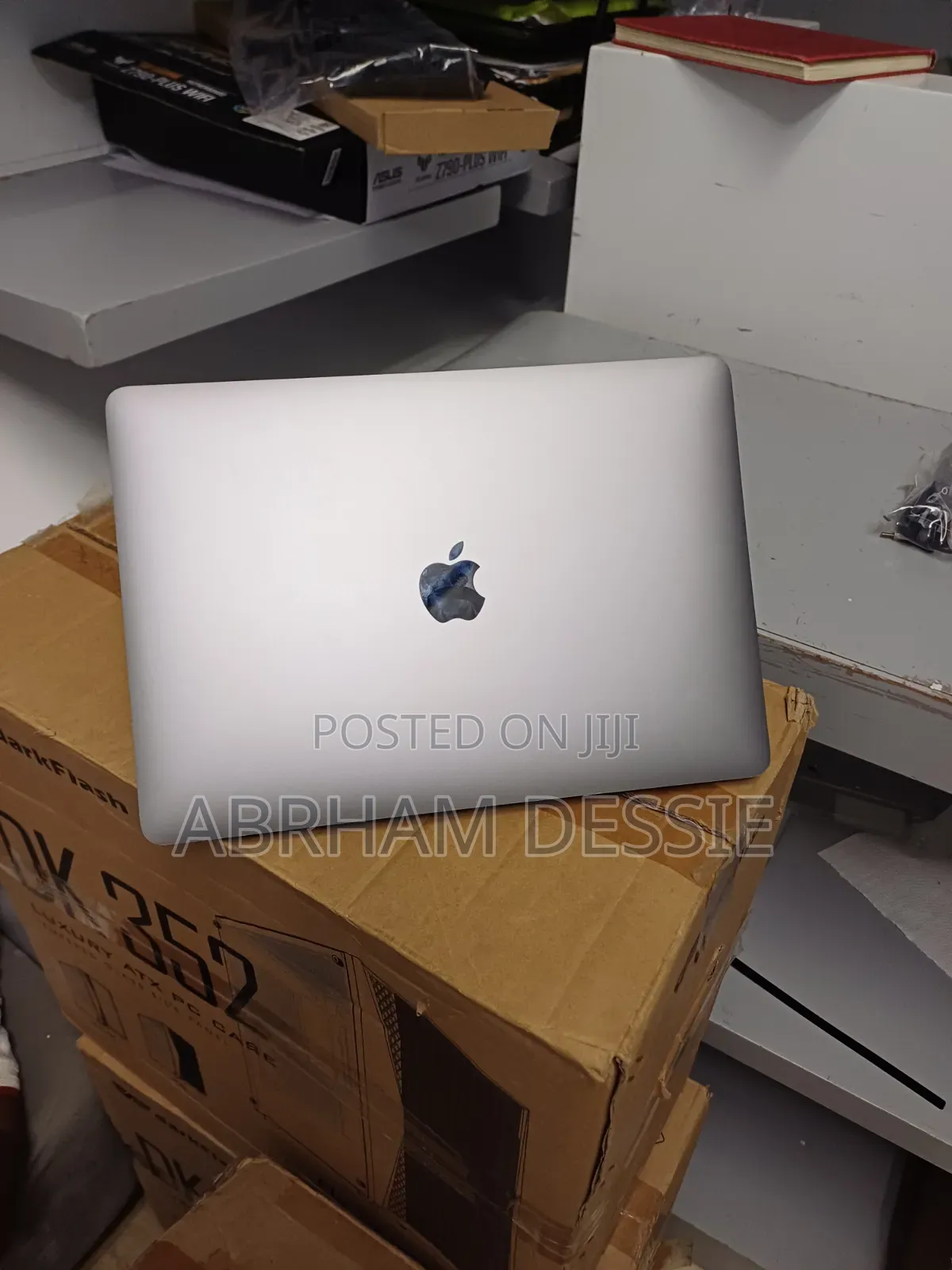 New Laptop Apple MacBook Air 2020 M1 16GB Apple M1 SSD 256GB
