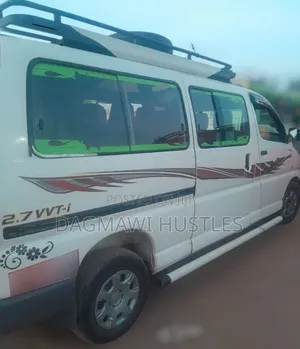 Toyota HiAce 2005 White